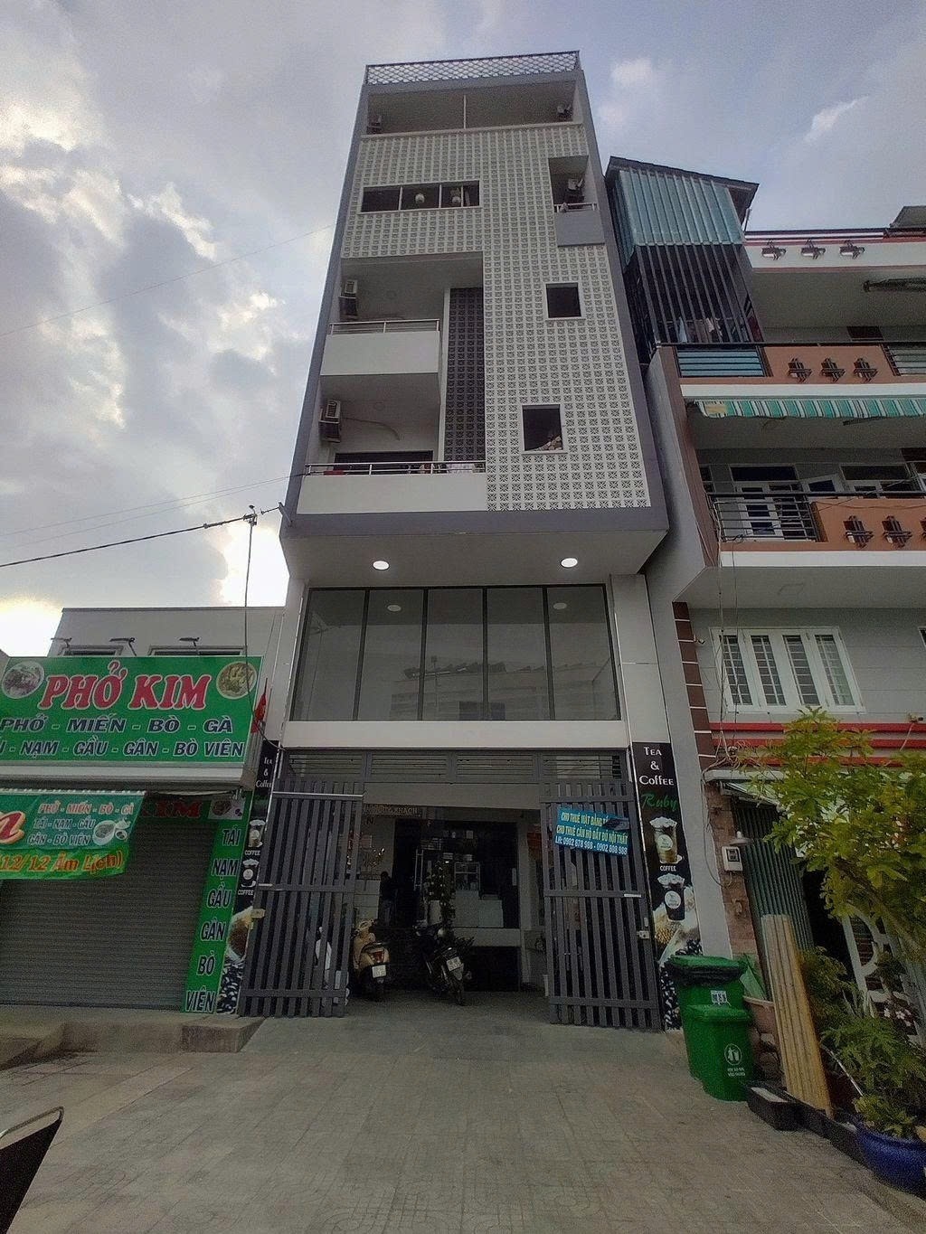 Phòng trọ PTC House Trần Xuân Soạn - Quận 7 - Toàn cảnh tòa nhà (*)