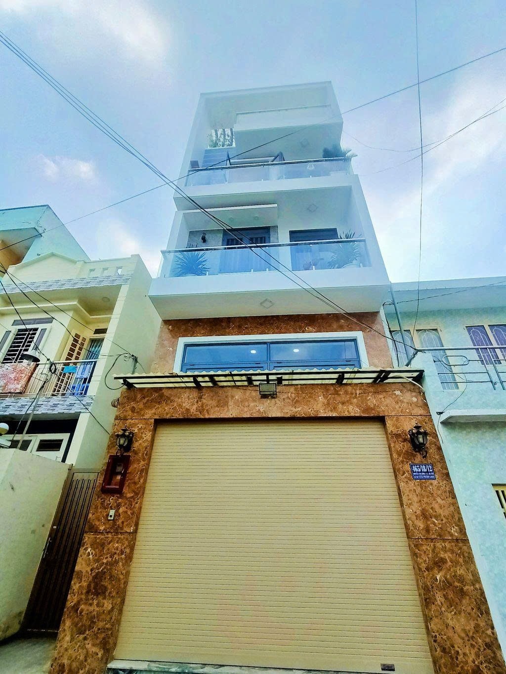 Phòng trọ PTC House 3 Nguyễn Văn Công - Gò Vấp - Toàn cảnh tòa nhà (*)