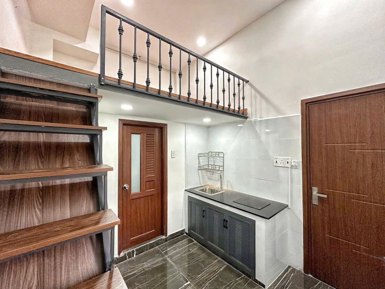 Phòng trọ Duplex 20m2 tại JinJoo Kênh Tân Hoá - Tân Phú - Phòng bếp