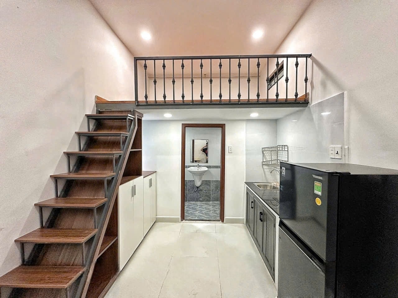 Phòng trọ Duplex 20m2 tại JinJoo Kênh Tân Hoá - Tân Phú - Phòng khách