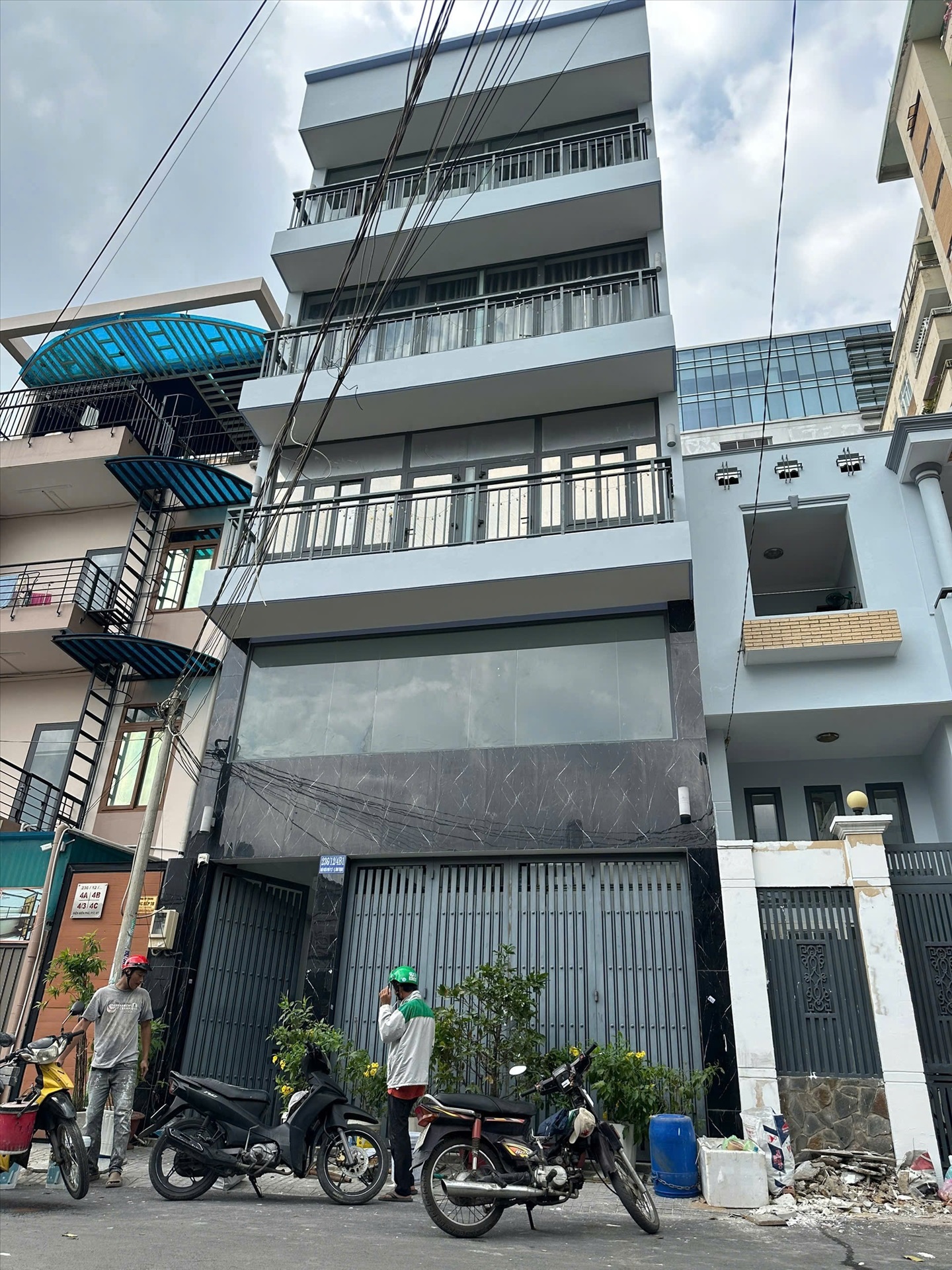 Phòng trọ AM House Điện Biên Phủ - Bình Thạnh - Toàn cảnh tòa nhà (*)