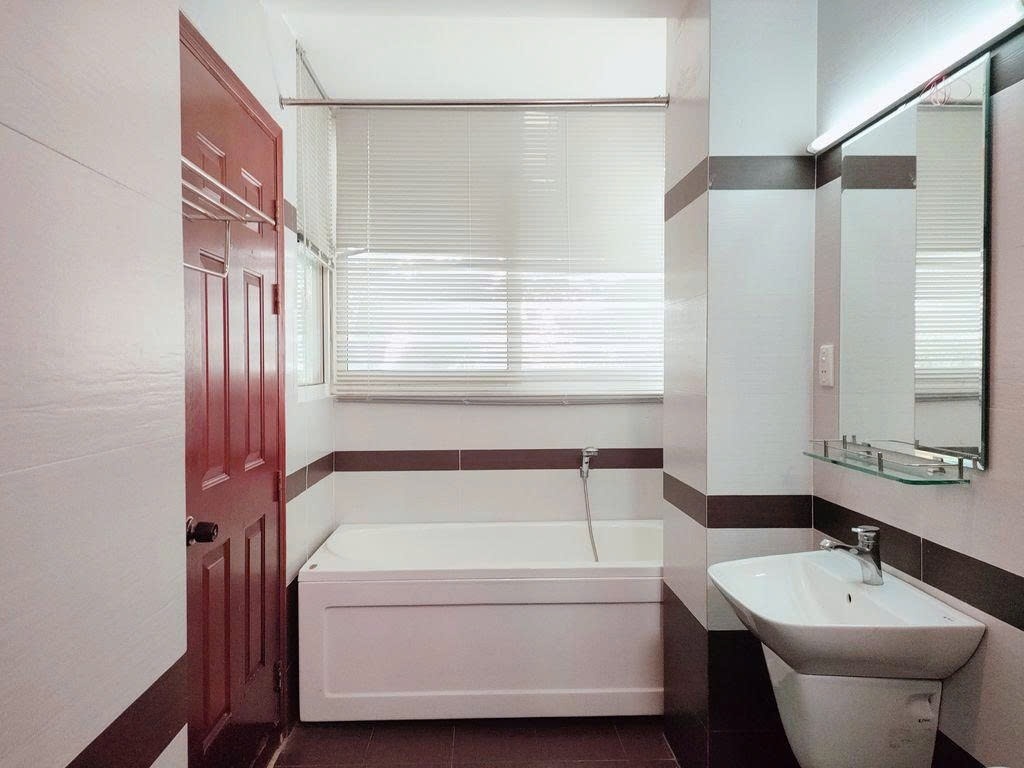 Phòng trọ 1 Phòng ngủ 40m2 tại PTC House Phạm Ngọc Thạch - Quận 3 - Phòng tắm