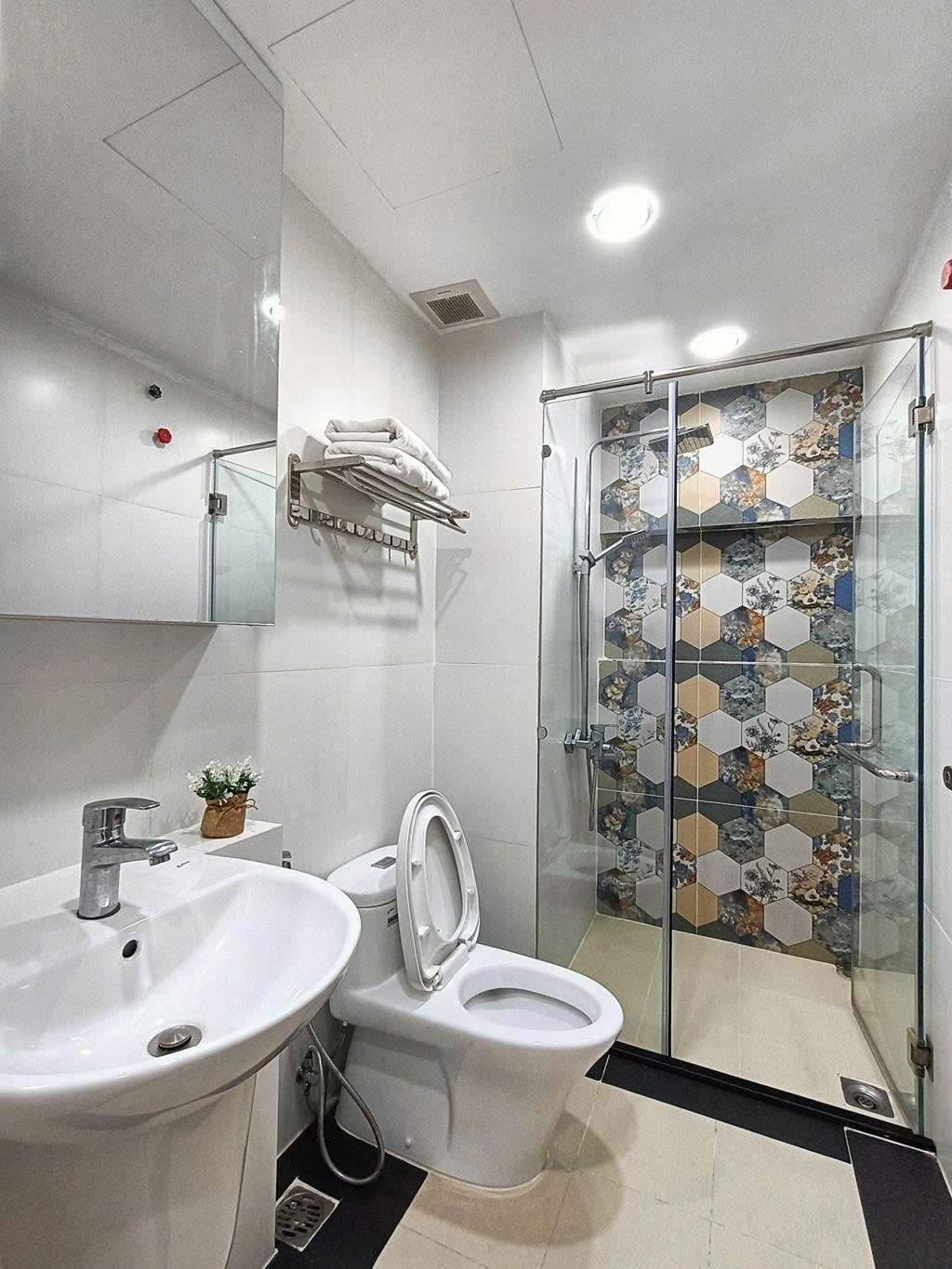 Phòng trọ Studio 30m2 tại PTC House 1 Đường 64 - Quận 2 - Phòng tắm