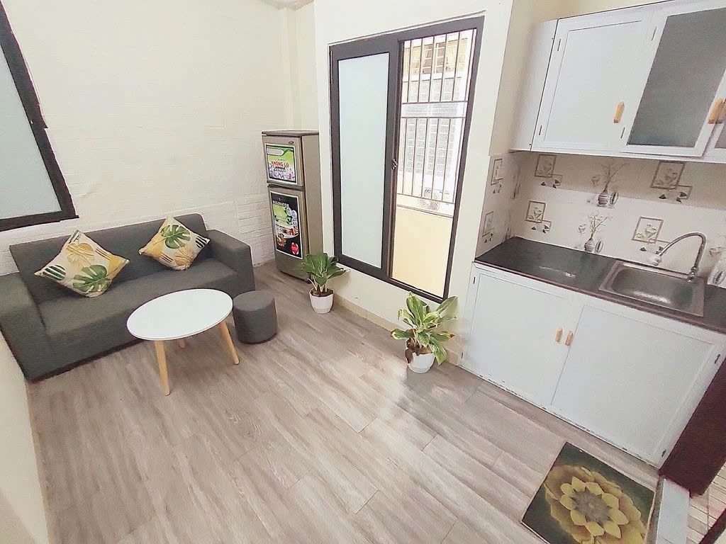 Phòng trọ Studio 35m2 tại PTC House 1 Đường Láng - Đống Đa - Phòng khách