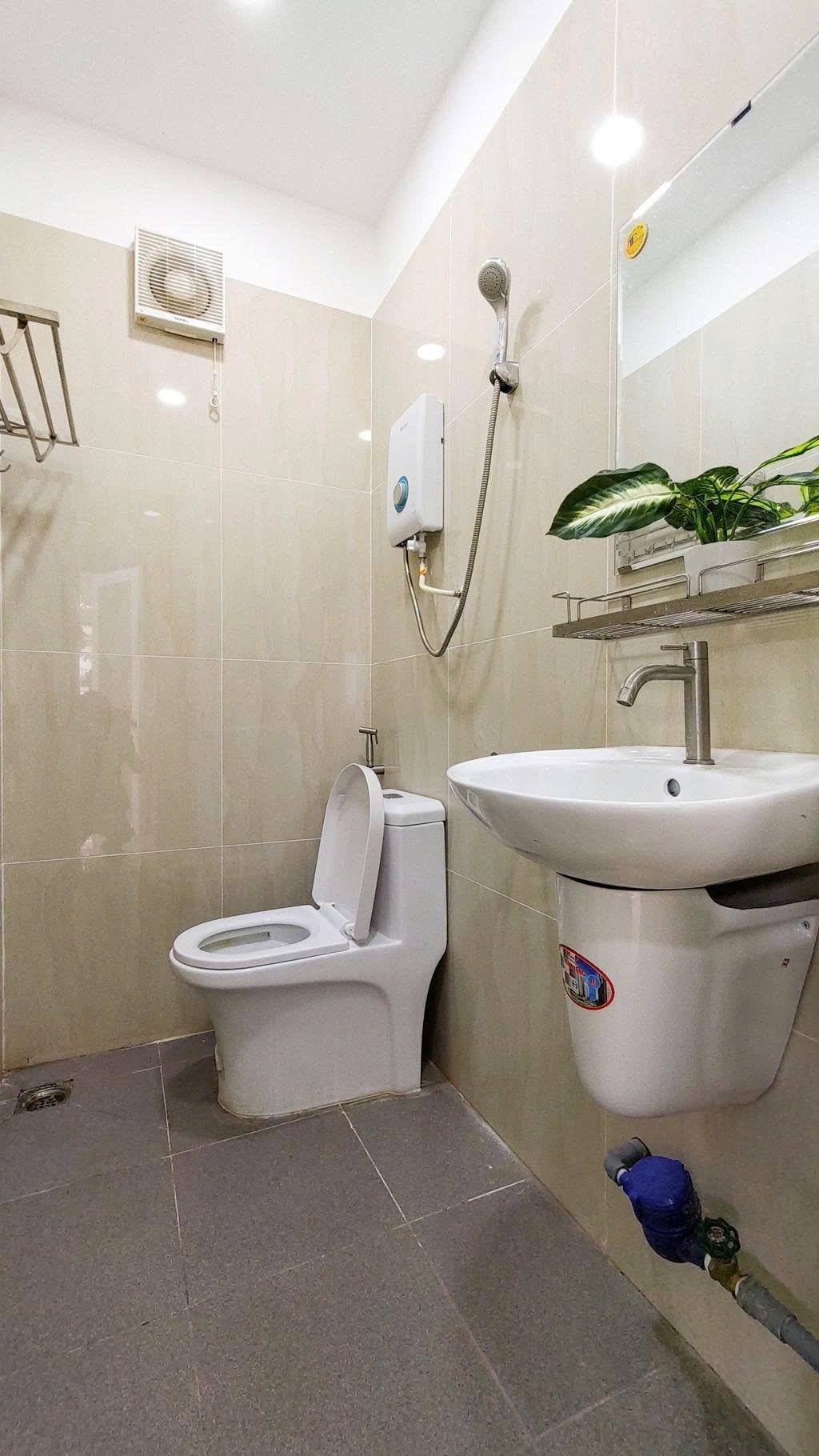 Phòng trọ Studio 12m2 tại PTC House Lê Văn Linh - Quận 4 - Phòng tắm