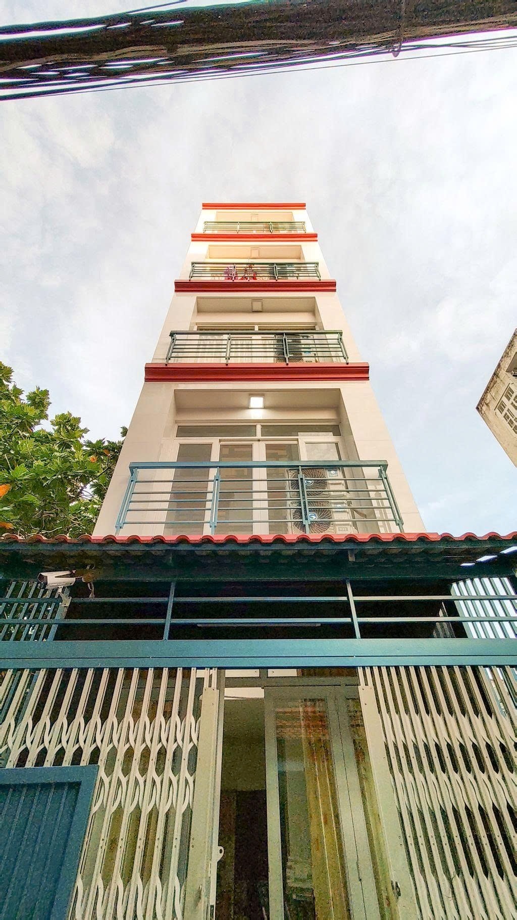 Phòng trọ PTC House Tôn Thất Thuyết - Quận 4 - Toàn cảnh tòa nhà (*)