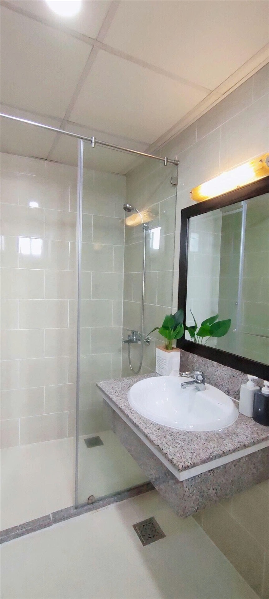 Phòng trọ Studio 12m2 tại PTC House Bùi Thị Xuân 1 - Quận 1 - Phòng tắm