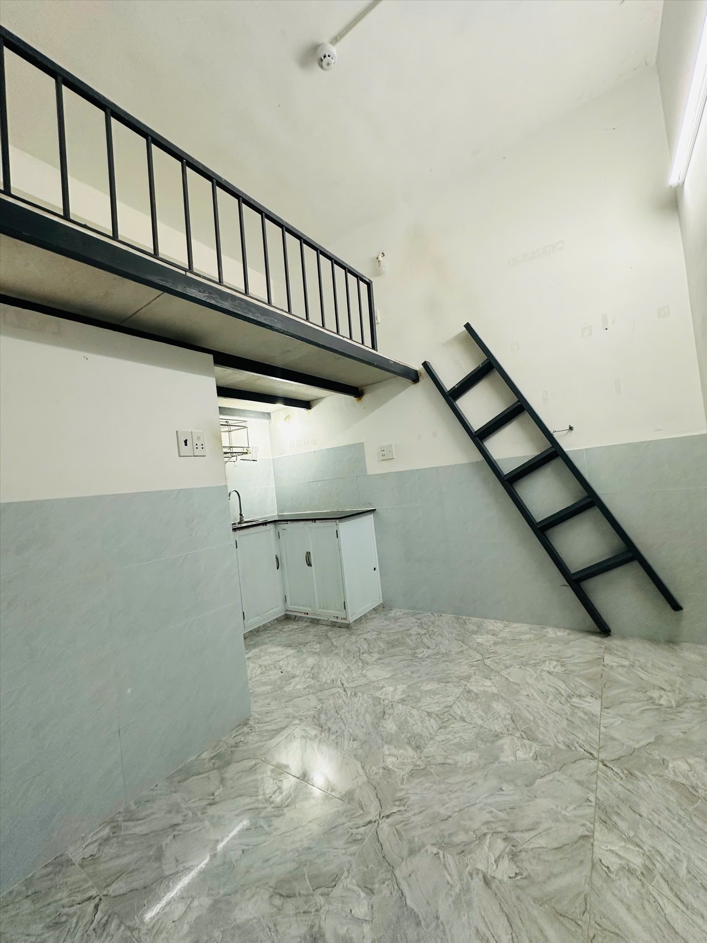 Phòng trọ Duplex 25m2 tại AP Home Nguyễn Kiệm -  Gò Vấp - Phòng khách