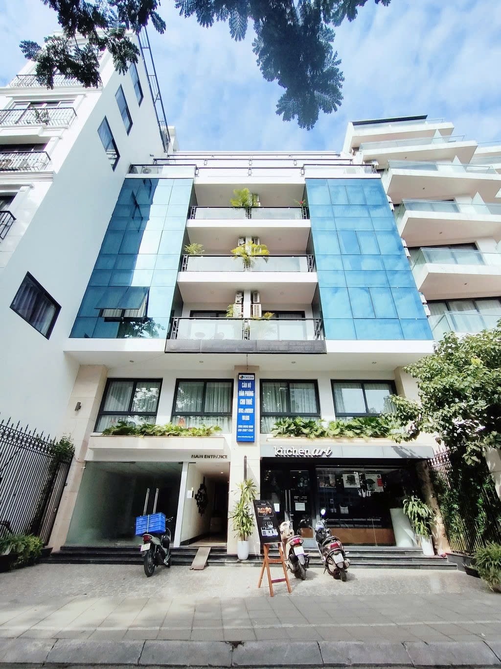 Phòng trọ PTC House Phạm Huy Thông - Ba Đình - Toàn cảnh tòa nhà (*)