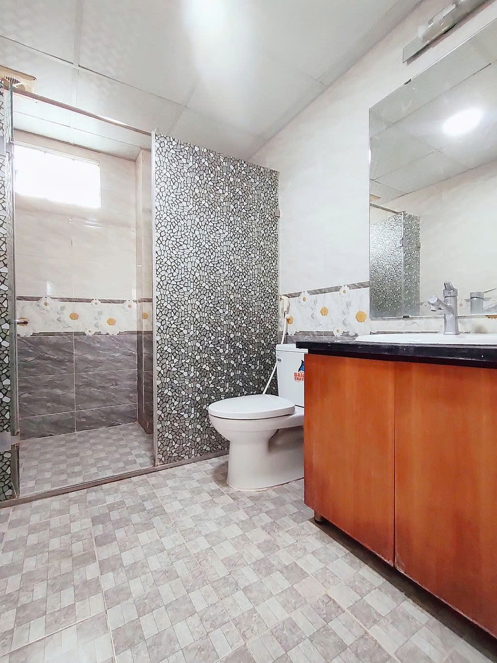 Phòng trọ 2 Phòng ngủ 100m2 tại PTC House Nguyễn Chí Thanh - Đống Đa - Phòng tắm