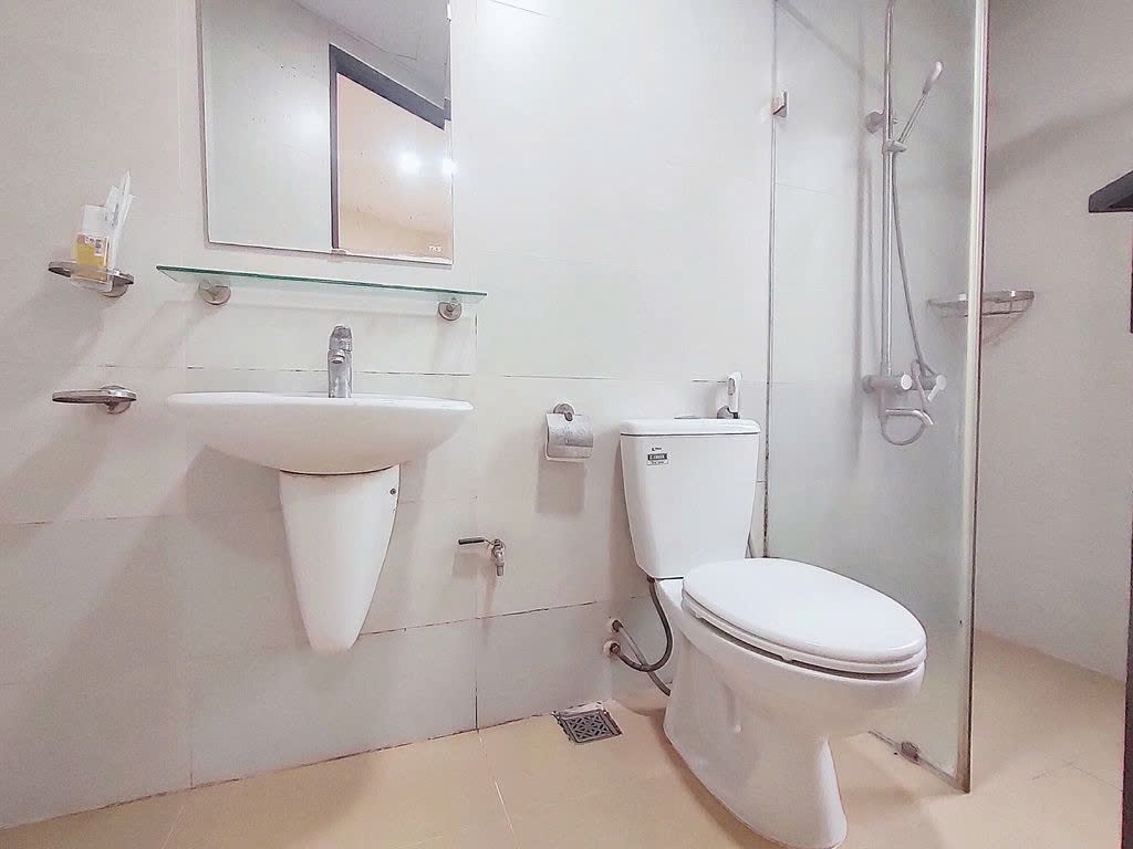 Phòng trọ 1 Phòng ngủ 40m2 tại PTC House Trung Kính - Cầu Giấy  - Phòng tắm