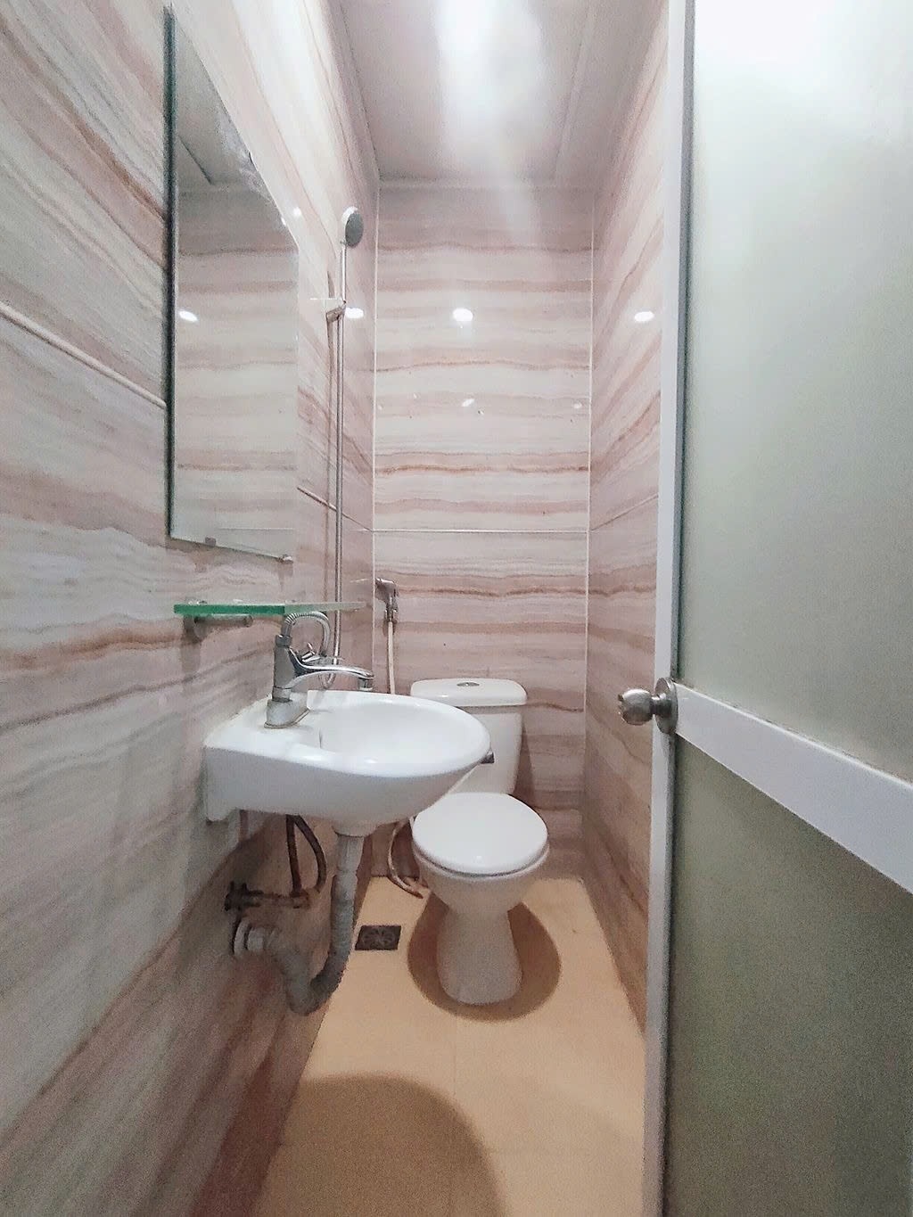 Phòng trọ Studio 20m2 tại PTC House Tôn Đức Thắng -  Đống Đa - Phòng tắm