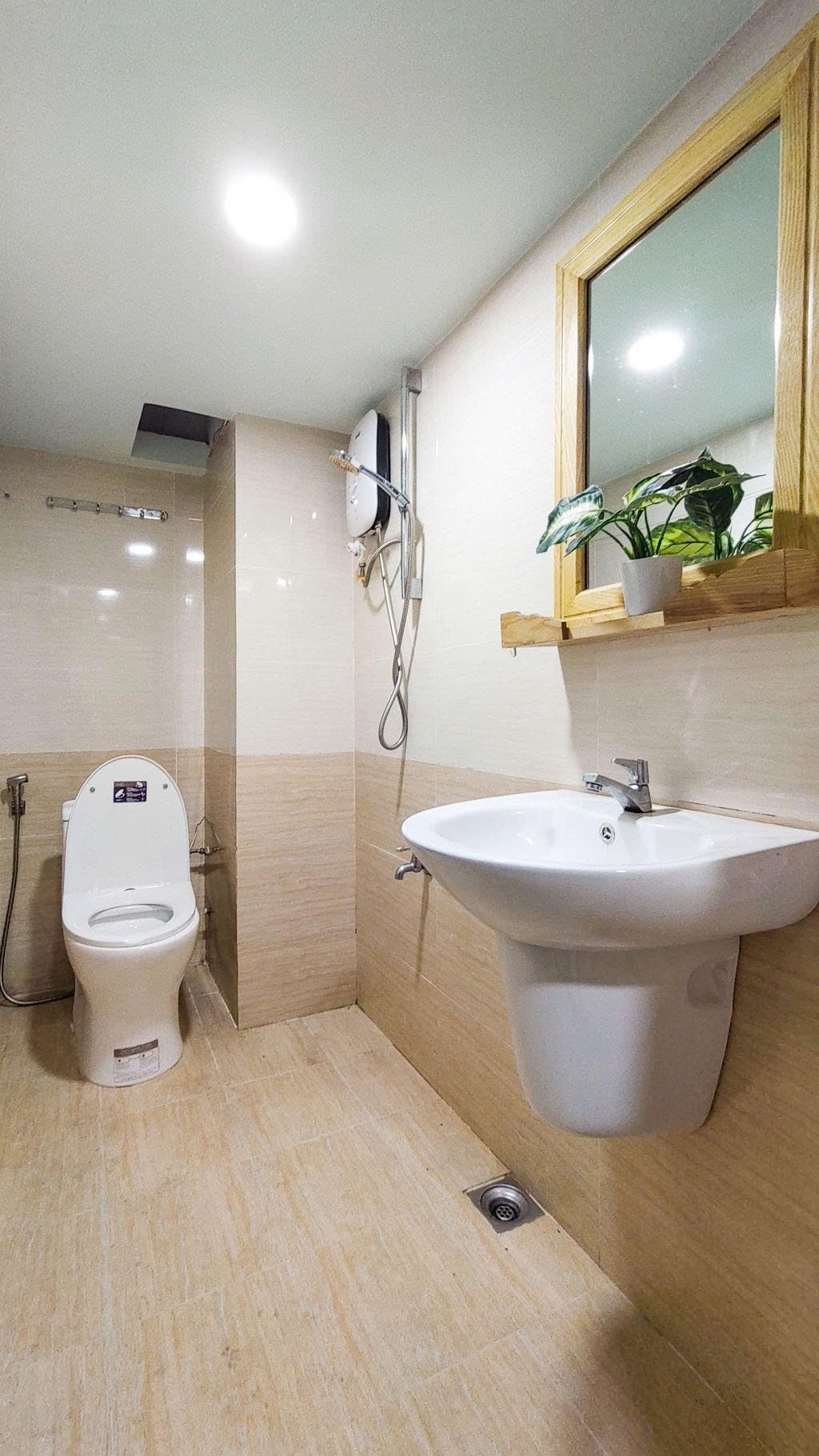 Phòng trọ Studio 15m2 tại PTC House 4 Huỳnh Tấn Phát - Quận 7 - Phòng tắm