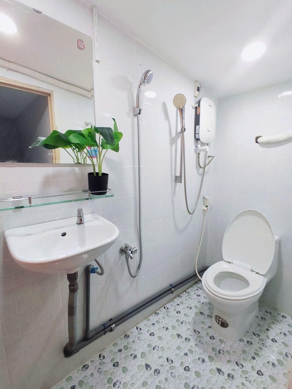 Phòng trọ Studio 20m2 tại PTC House Nguyễn Trãi 4 - Quận 1 - Phòng tắm