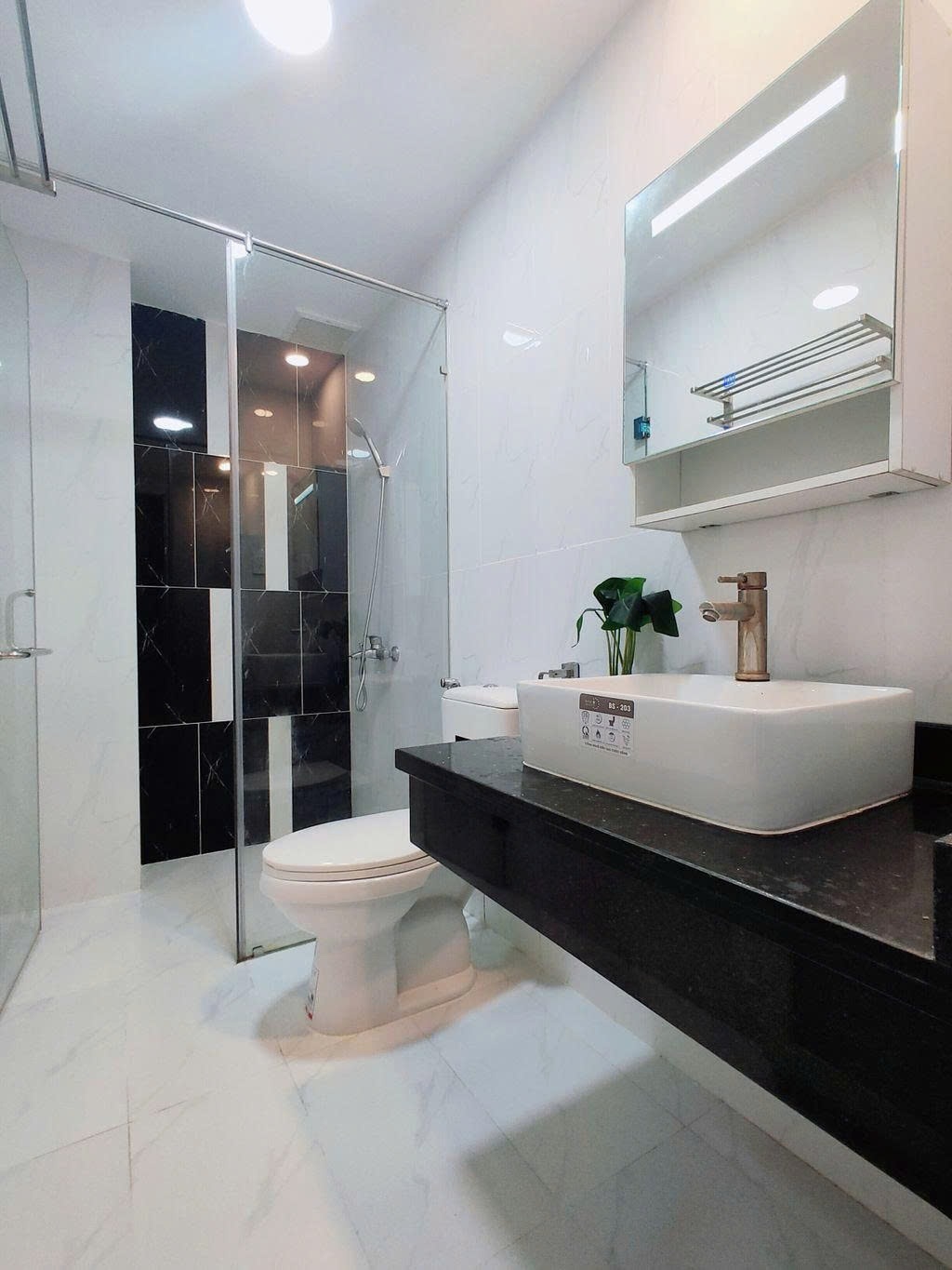 Phòng trọ Studio 25m2 tại PTC House 4 Điện Biên Phủ - Bình Thạnh - Phòng tắm