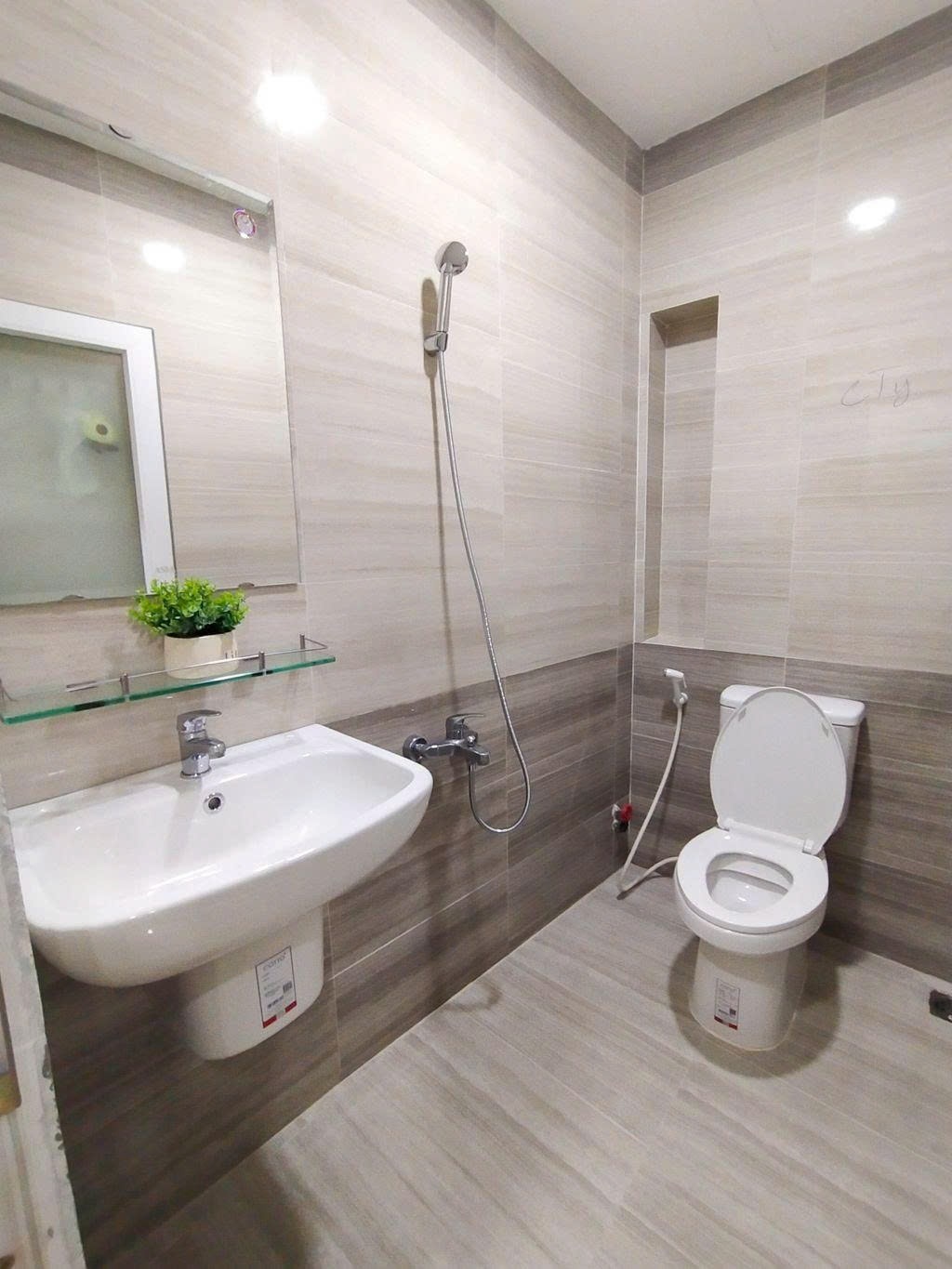 Phòng trọ Studio 25m2 tại PTC House 2 Bình Giã - Tân Bình - Phòng tắm