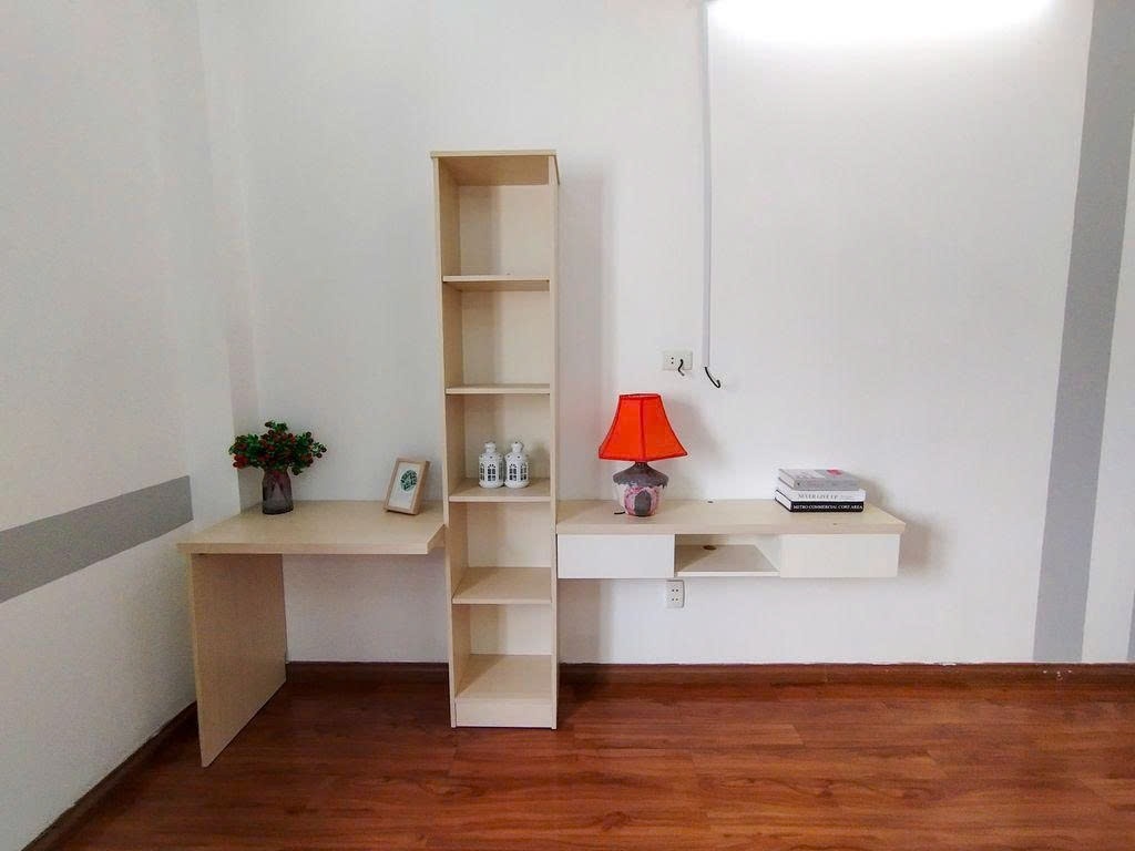 Phòng trọ Studio 28m2 tại PTC House Nguyễn Ngọc Phương - Bình Thạnh - Góc làm việc
