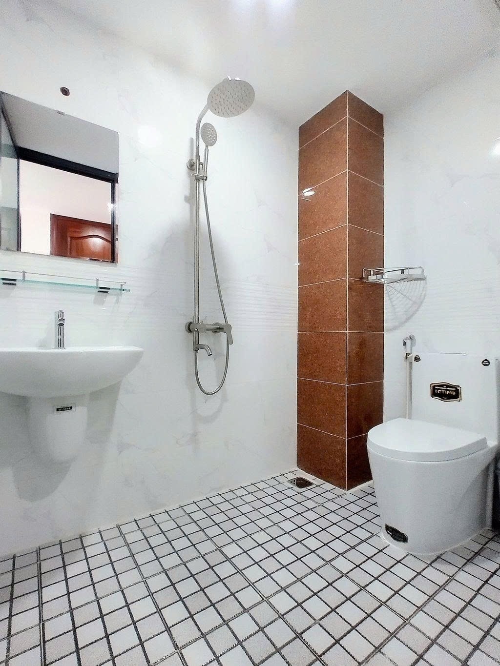 Phòng trọ Studio 25m2 tại PTC House Yên Thế - Tân Bình - Phòng tắm