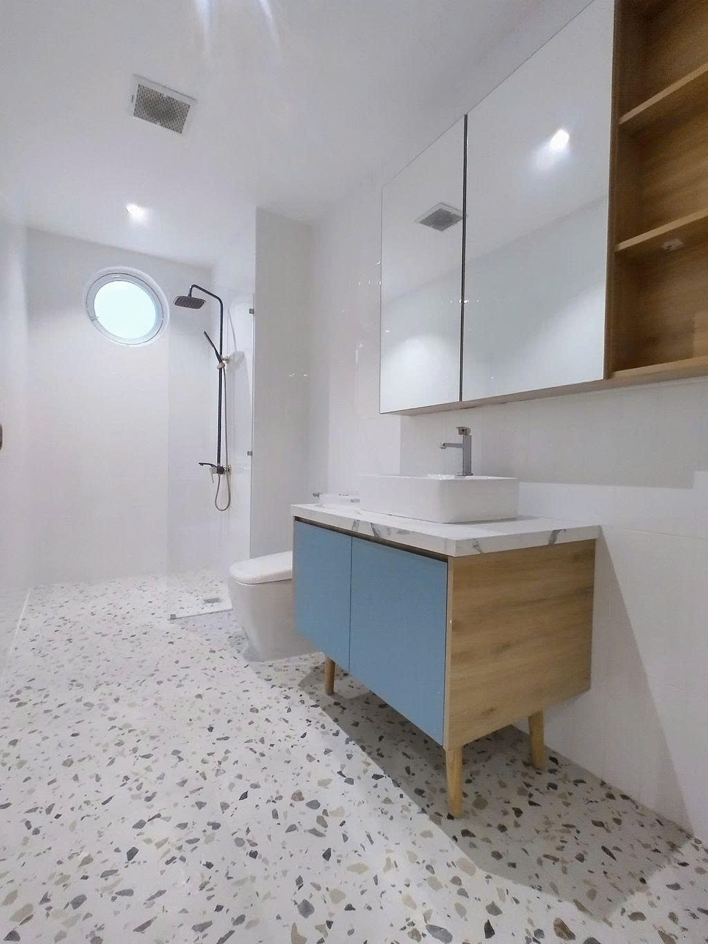 Phòng trọ 1 Phòng ngủ 40m2 tại PTC House 4 Lê Văn Sỹ - Quận 3 - Phòng tắm