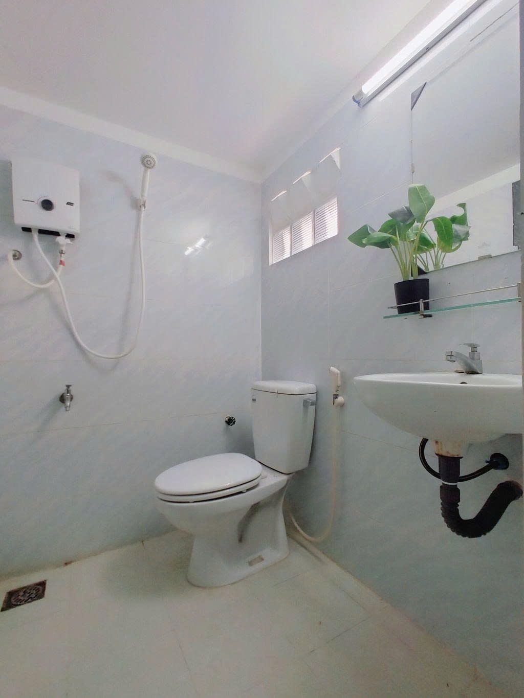 Phòng trọ Duplex 10m2 tại PTC House 3 Huỳnh Tấn Phát - Quận 7 - Phòng tắm