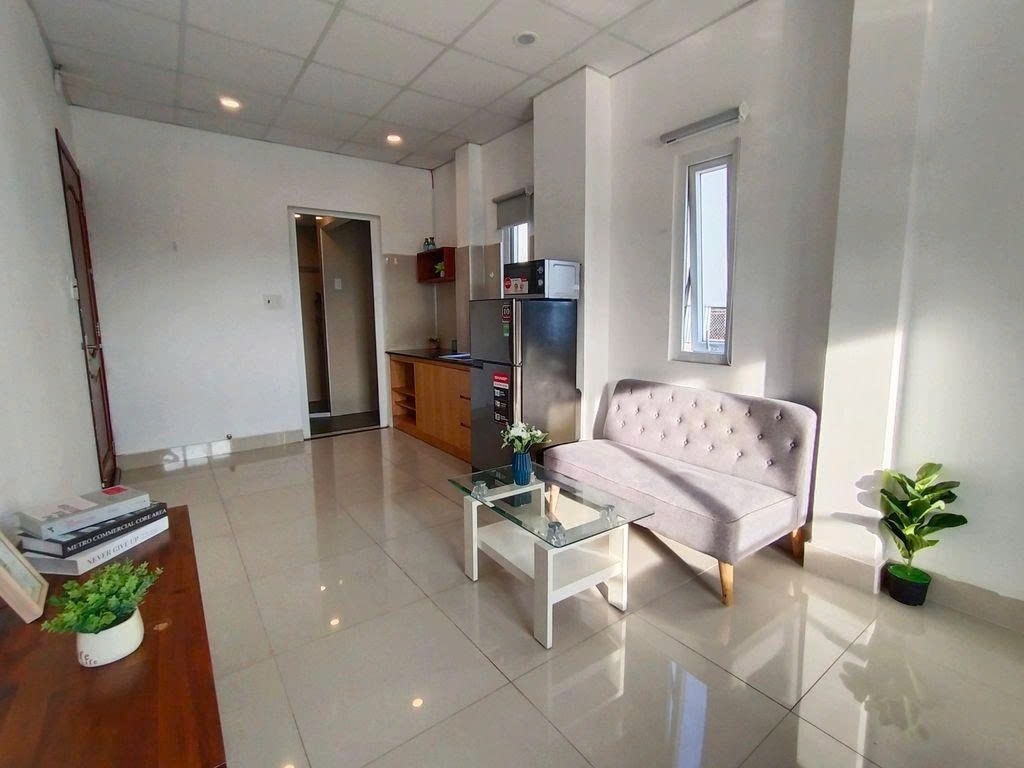 Phòng trọ Studio 30m2 tại PTC House Nguyễn Khoái - Quận 4 - Phòng khách