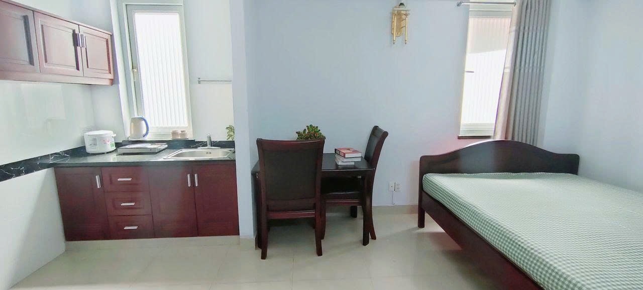 Phòng trọ Studio 35m2 tại PTC House 3 Nguyễn Thị Minh Khai  - Quận 1 - Góc làm việc