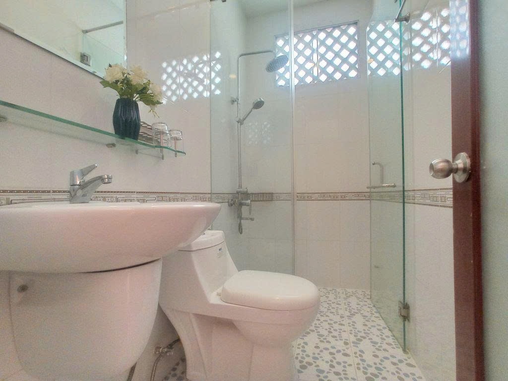 Phòng trọ 3 Phòng ngủ 35m2 tại PTC House Đường 39 - Quận 2 - Phòng tắm