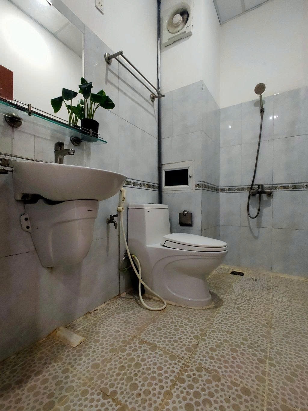 Phòng trọ Studio 20m2 tại PTC House 4 Cộng Hoà - Tân Bình - Phòng tắm