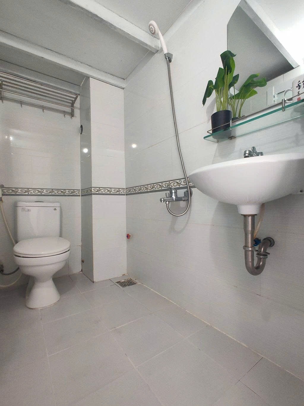 Phòng trọ Studio 20m2 tại PTC House 3 Trường Sơn - Tân Bình - Phòng tắm