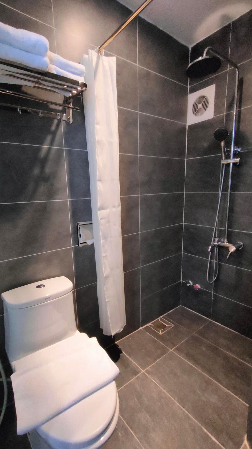 Phòng trọ Studio 14m2 tại PTC House Nguyễn Cửu Vân - Bình Thạch - Phòng tắm