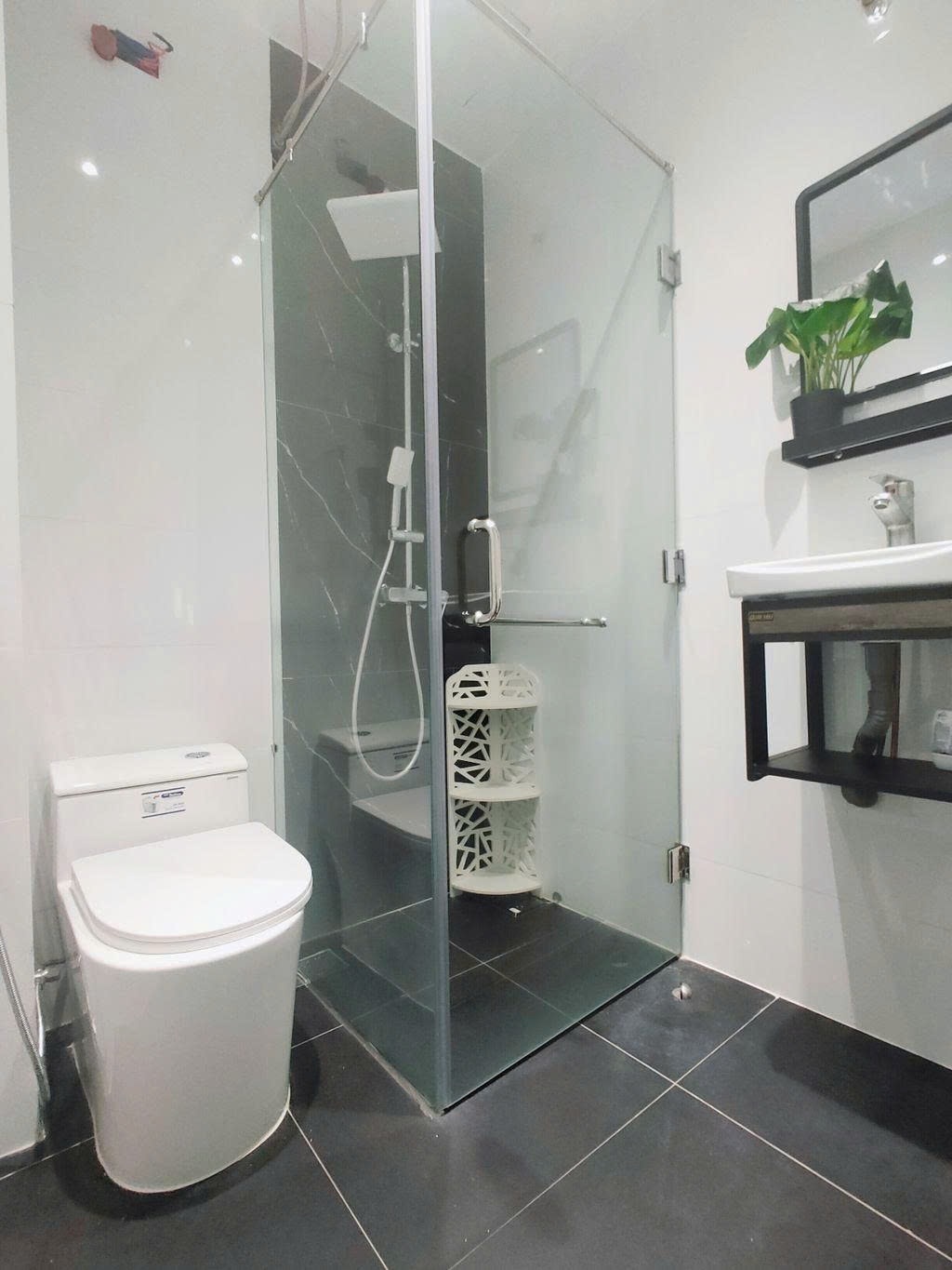 Phòng trọ Studio 25m2 tại PTC House 1 Lê Thánh Tôn - Quận 1 - Phòng tắm