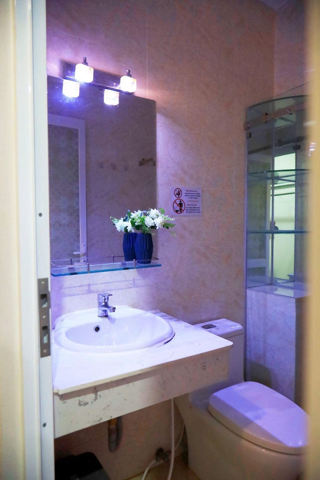 Phòng trọ Studio 25m2 tại PTC House 3 Cô Giang - Quận 1 - Phòng tắm