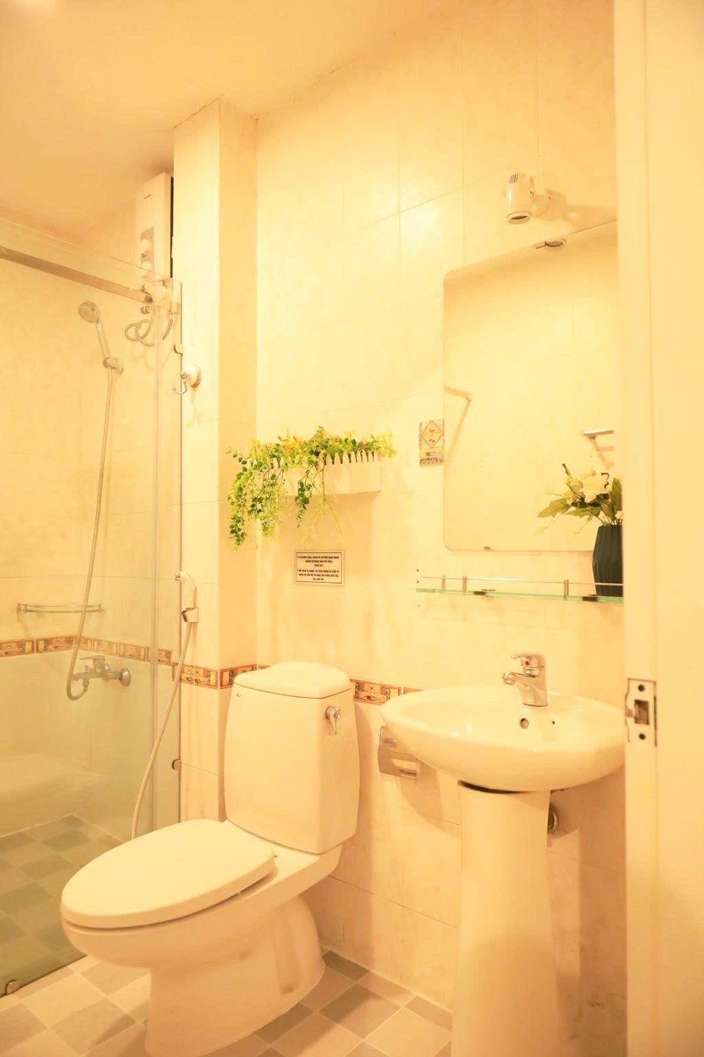 Phòng trọ Studio 20m2 tại PTC House 3 Cách Mạng Tháng 8 - Quận 1 - Phòng tắm