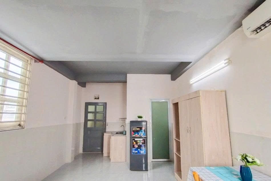 Phòng trọ PTC House 5 Nguyễn Trãi - Quận 1 - Phòng (*)