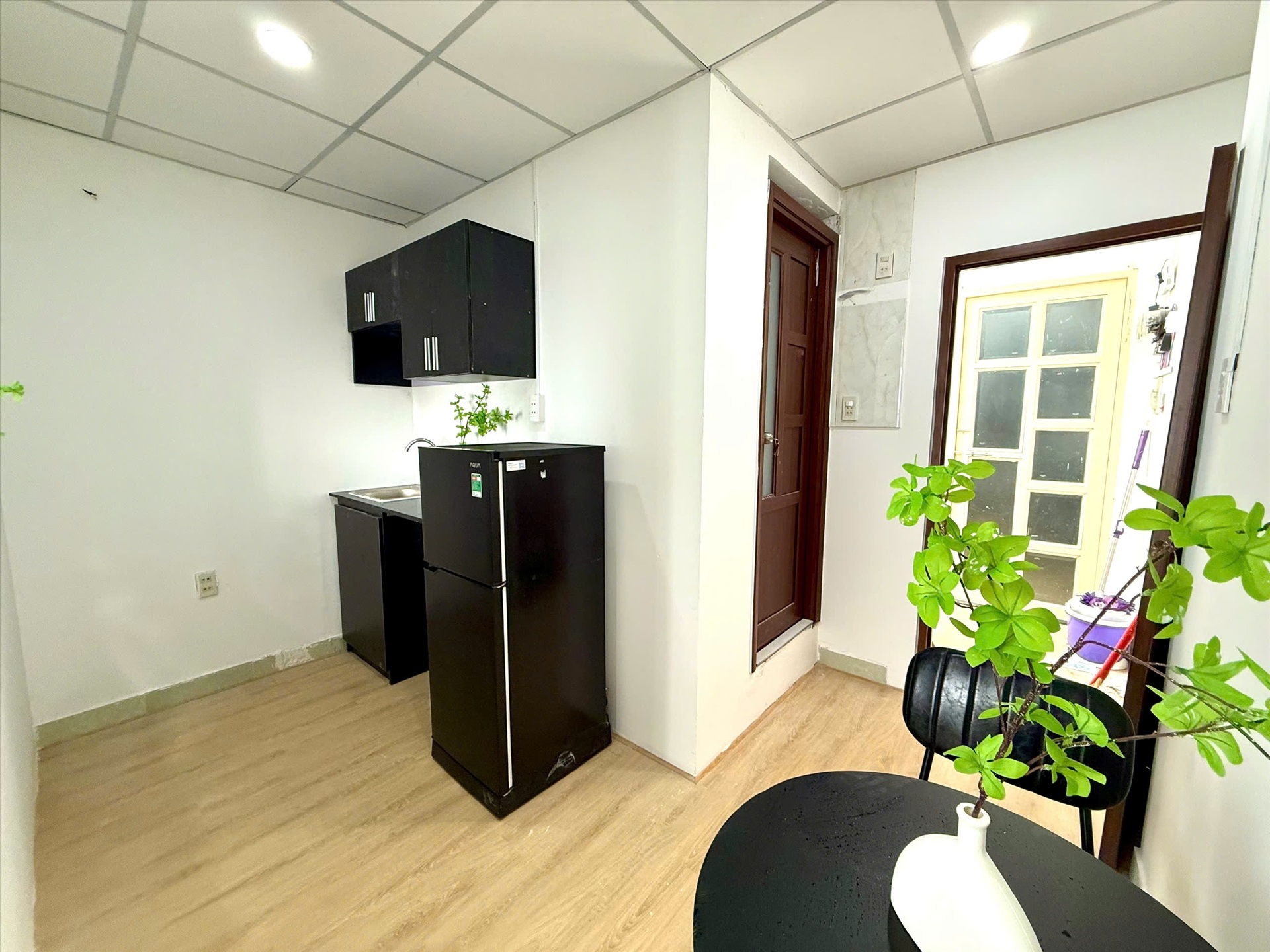 Phòng trọ 1 Phòng ngủ 35m2 tại Quân Home Lạc Long Quân - Tân Bình - Phòng bếp