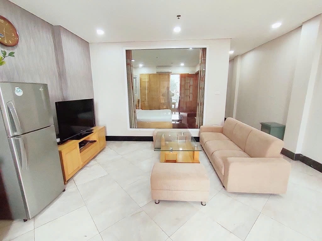 Phòng trọ 2 Phòng ngủ 100m2 tại PTC House Đường Láng - Đống Đa - Phòng khách