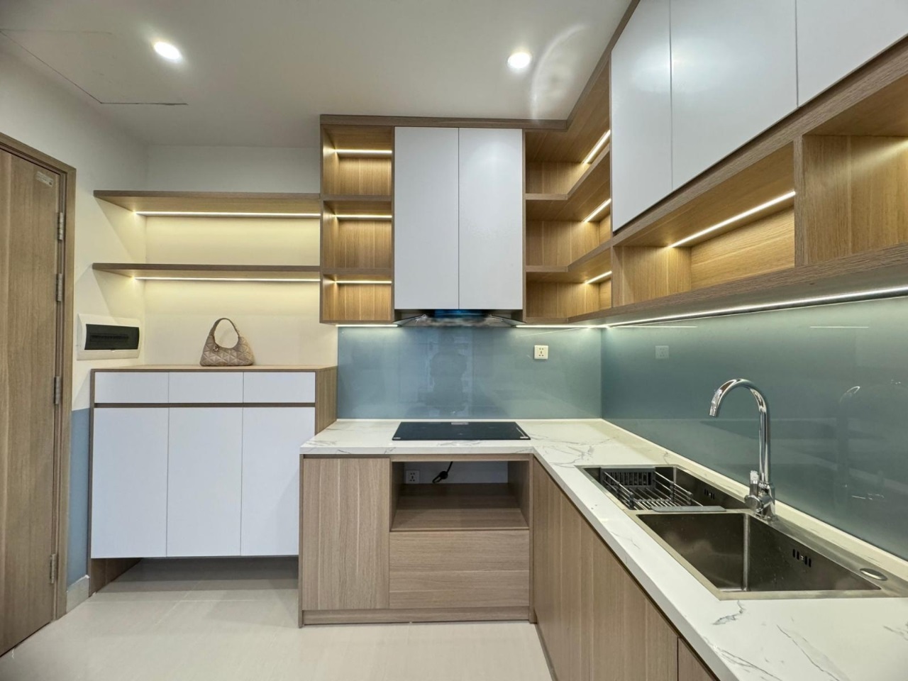 Phòng trọ 2 Phòng ngủ 64m2 tại Vinhomes Smart City - Phòng bếp