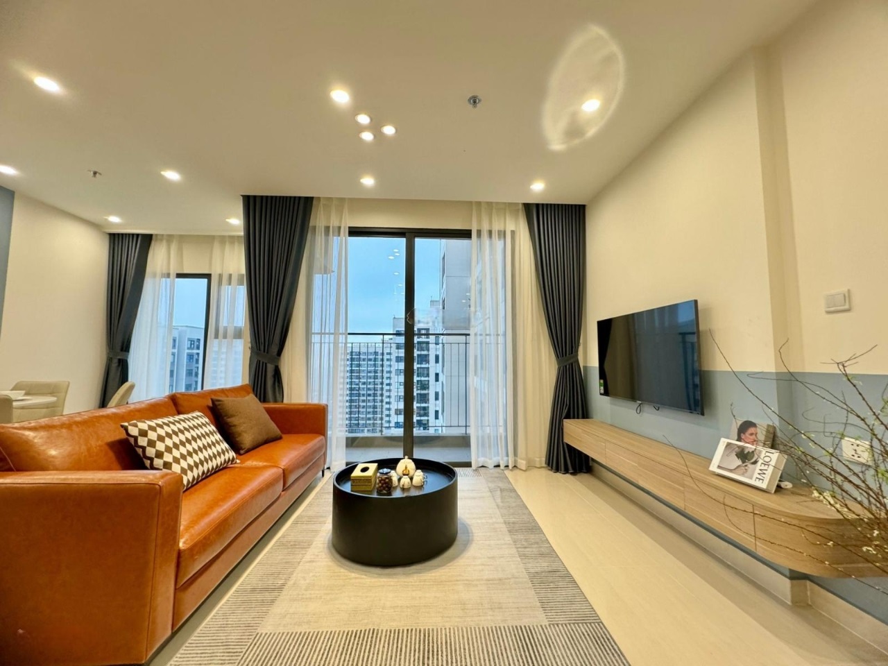 Phòng trọ 2 Phòng ngủ 64m2 tại Vinhomes Smart City - Phòng khách