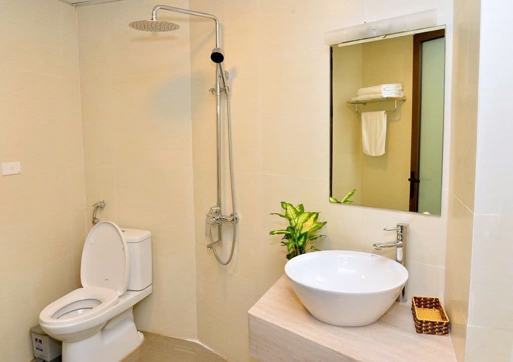 Phòng trọ Studio 32m2 tại PC House Nguyễn Văn Huyên - Cầu Giấy  - Phòng tắm