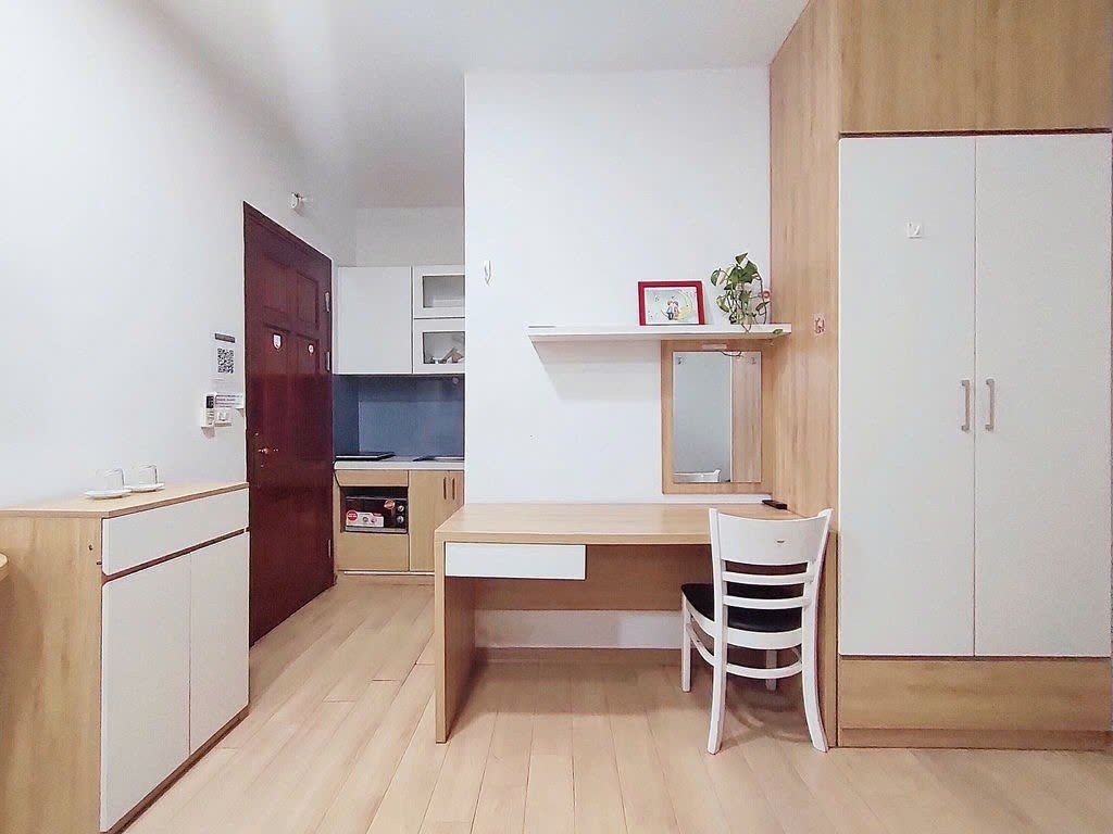 Phòng trọ Studio 30m2 tại PTC House Giảng Võ - Ba Đình  - Góc làm việc