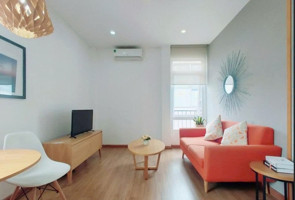 Phòng trọ 1 Phòng ngủ 40m2 tại PTC House 7 Nguyễn Trãi - Quận 1 - Phòng khách