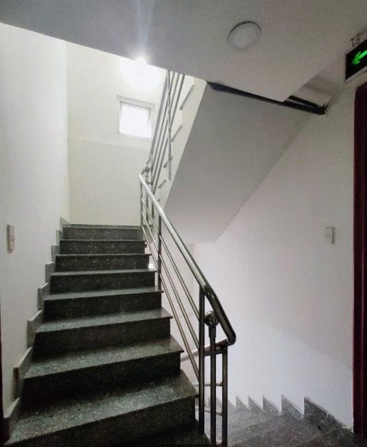 Phòng trọ PTC House Nguyễn Biểu - Quận 5 - Khu cầu thang chung (*)