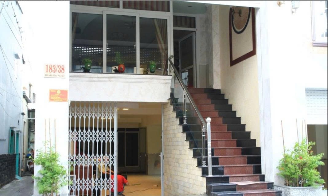 Phòng trọ PTC House 1 Bến Vân Đồn - Quận 4 - Toàn cảnh tòa nhà (*)