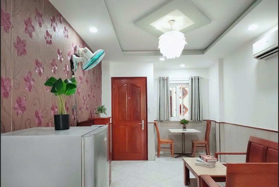 Phòng trọ 1 Phòng ngủ 50m2 tại PTC House 1 Bến Vân Đồn - Quận 4 - Phòng khách