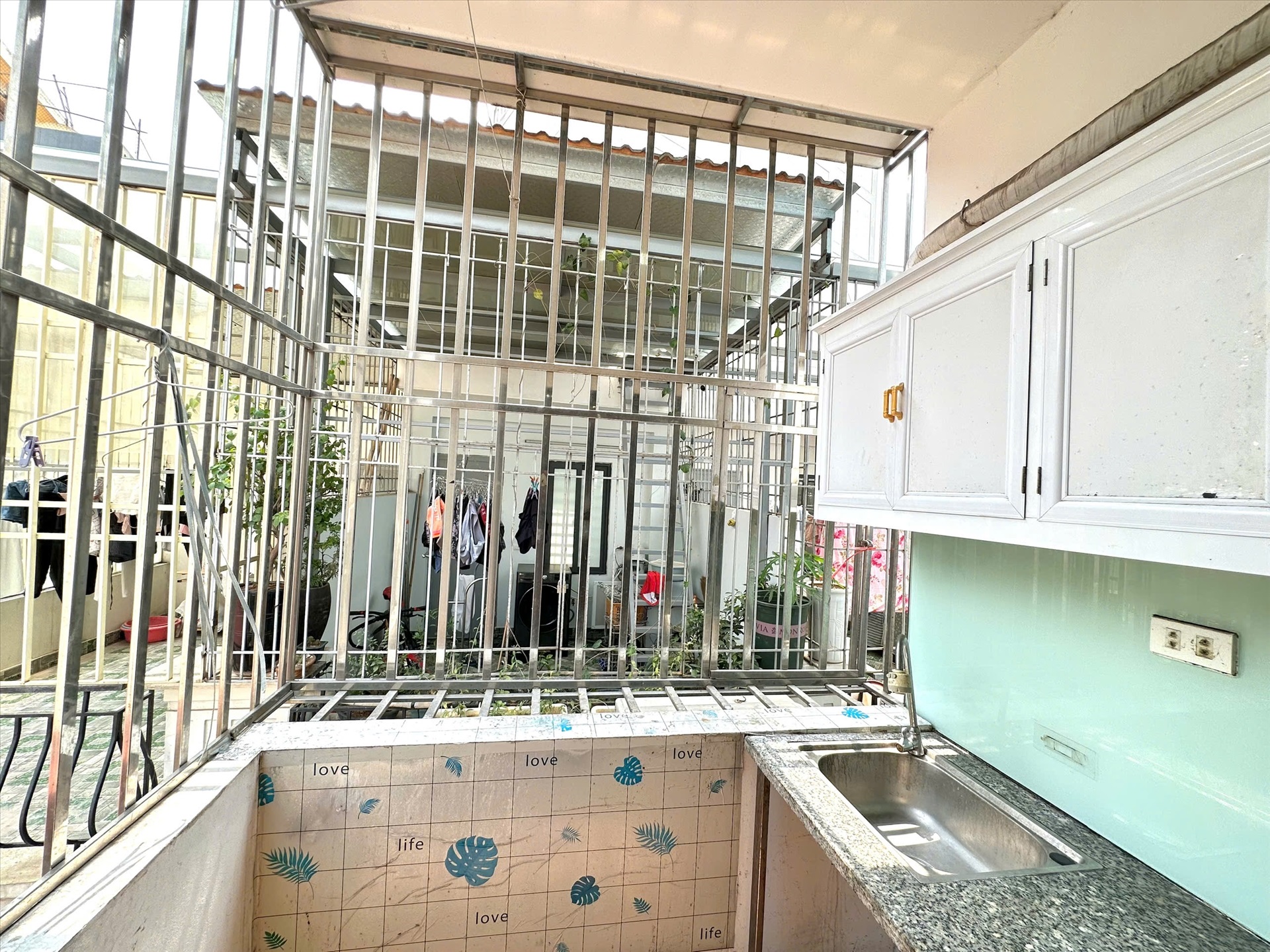 Phòng trọ Studio 35m2 tại TT House 3 Đường Láng - Đống Đa - Ban công