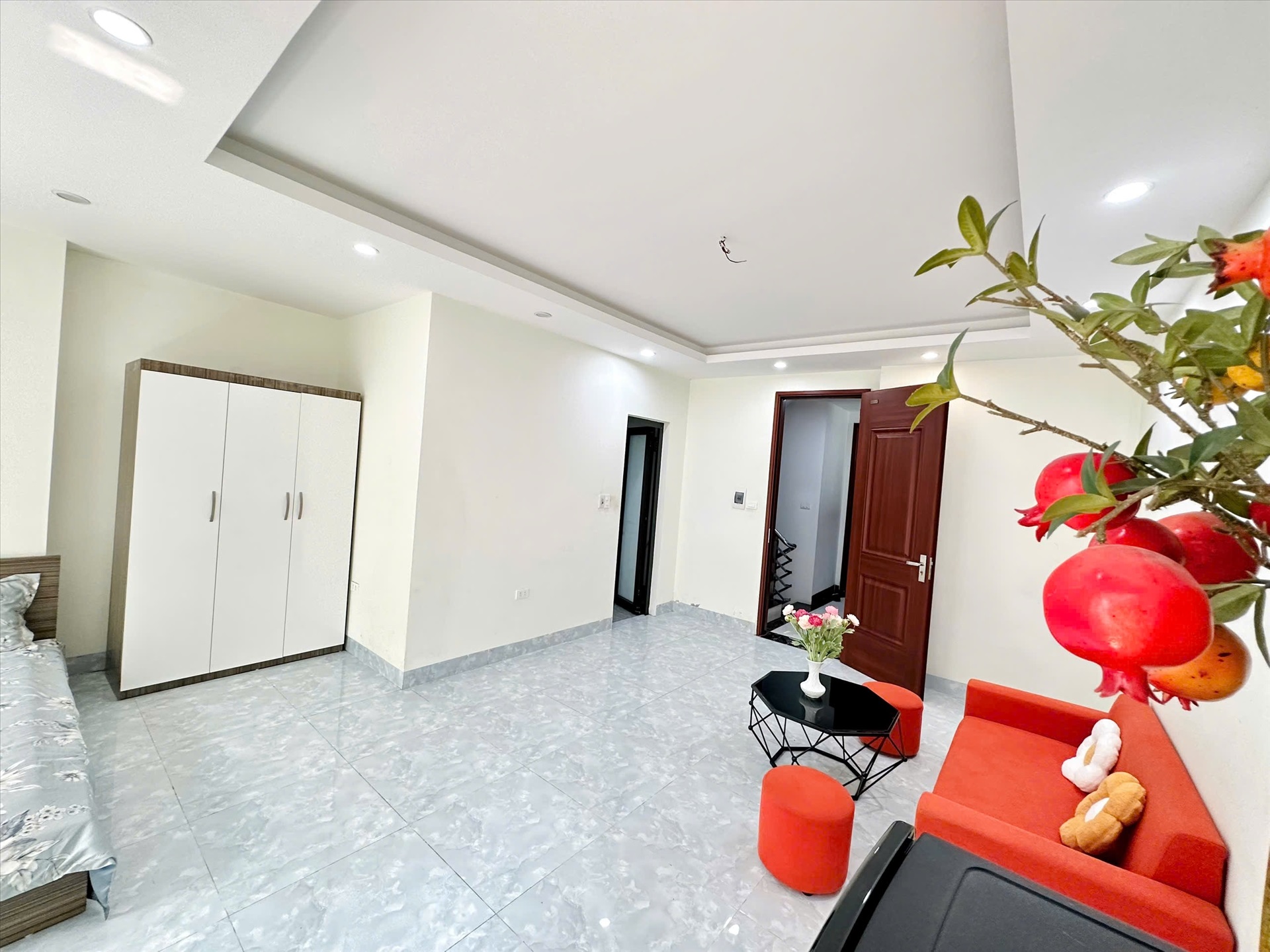 Phòng trọ Studio 35m2 tại TT House 3 Đường Láng - Đống Đa - Phòng khách