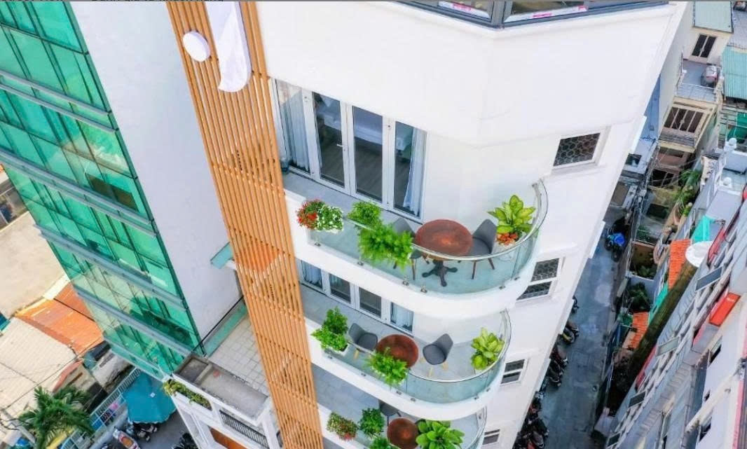 Phòng trọ PTC House 1 Huỳnh Tịnh Của - Quận 3 - Toàn cảnh tòa nhà (*)