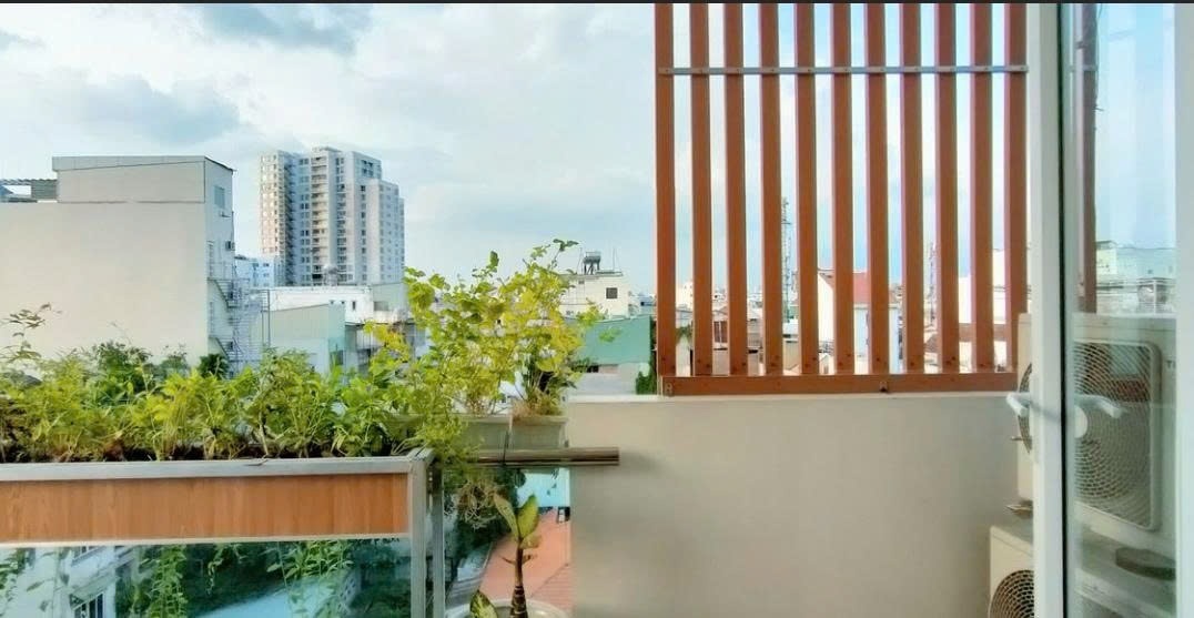 Phòng trọ 1 Phòng ngủ 50m2 tại PTC House 1 Huỳnh Tịnh Của - Quận 3 - Ban công