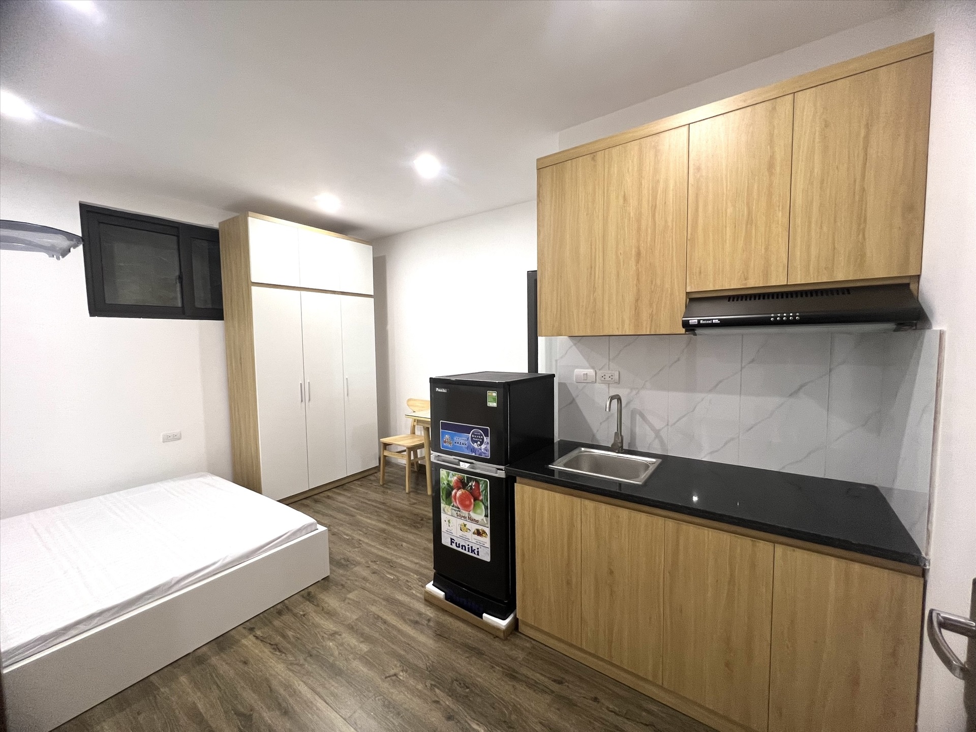 Phòng trọ THT Land Khúc Thừa Dụ - Cầu Giấy - Phòng (*)