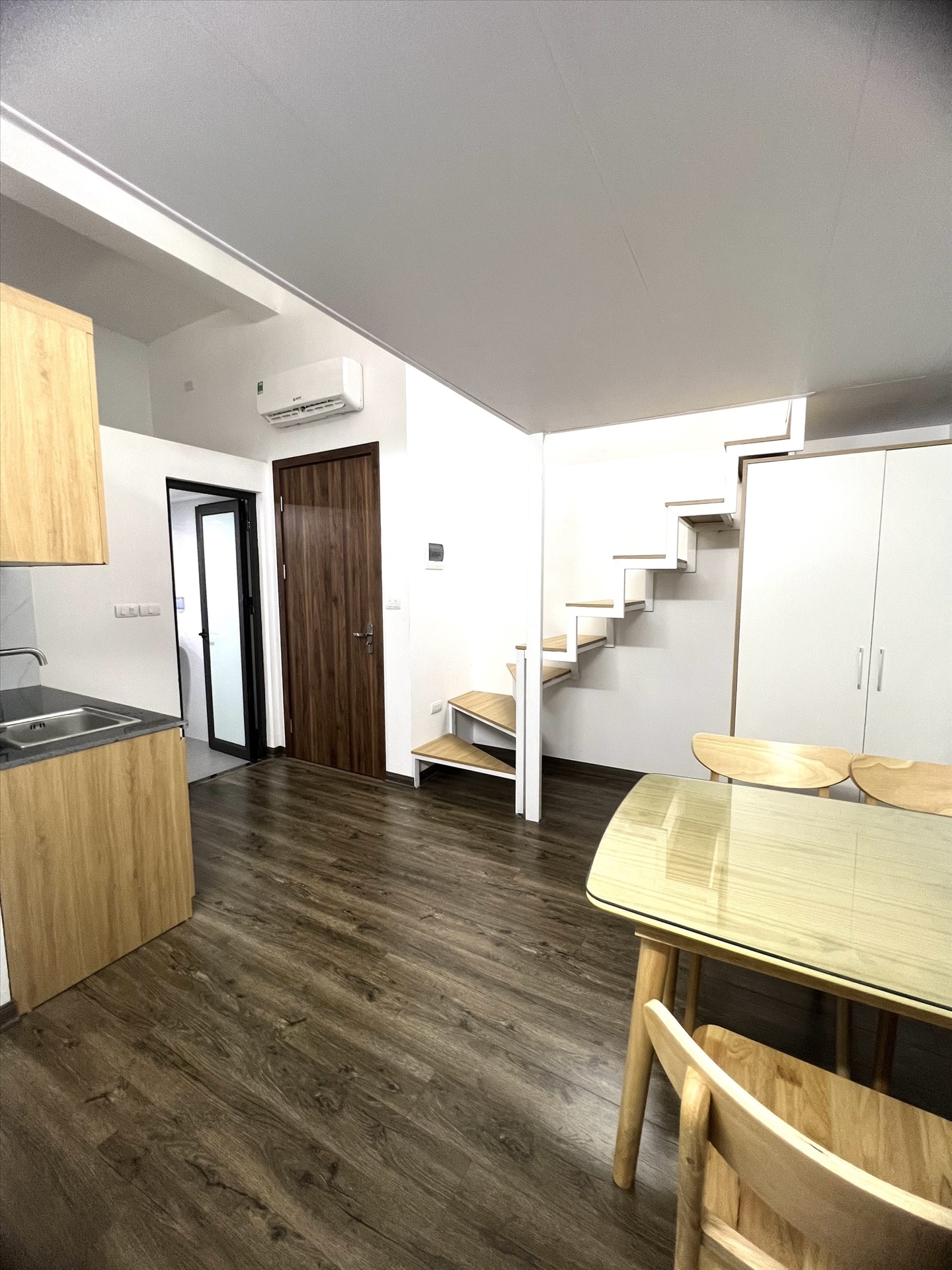 Phòng trọ Duplex 35m2 tại THT Land Khúc Thừa Dụ - Cầu Giấy - Phòng khách